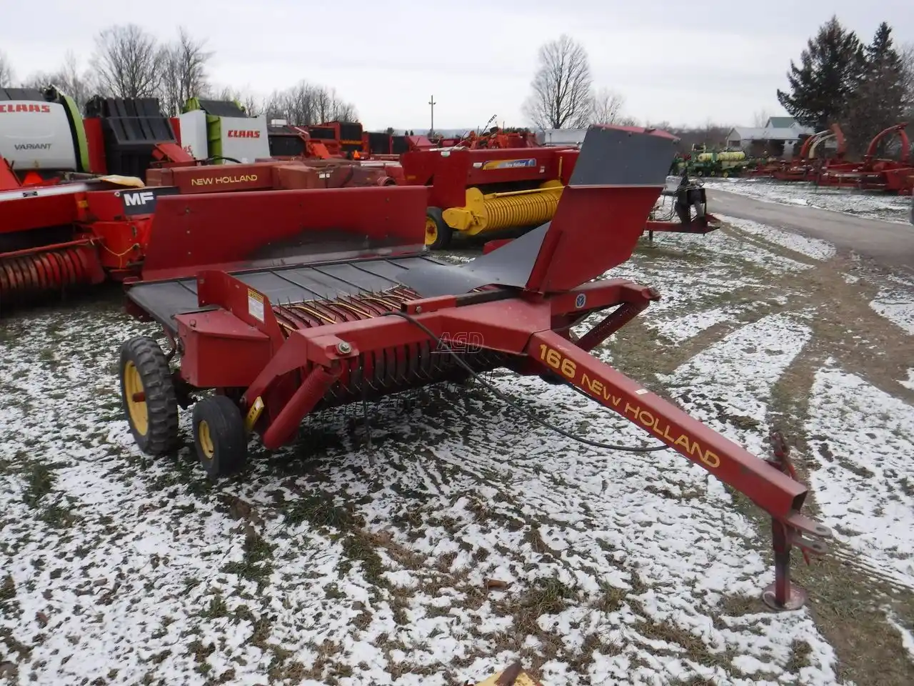 Gallery image 1 for Used New Holland 166 Windrow Inverter