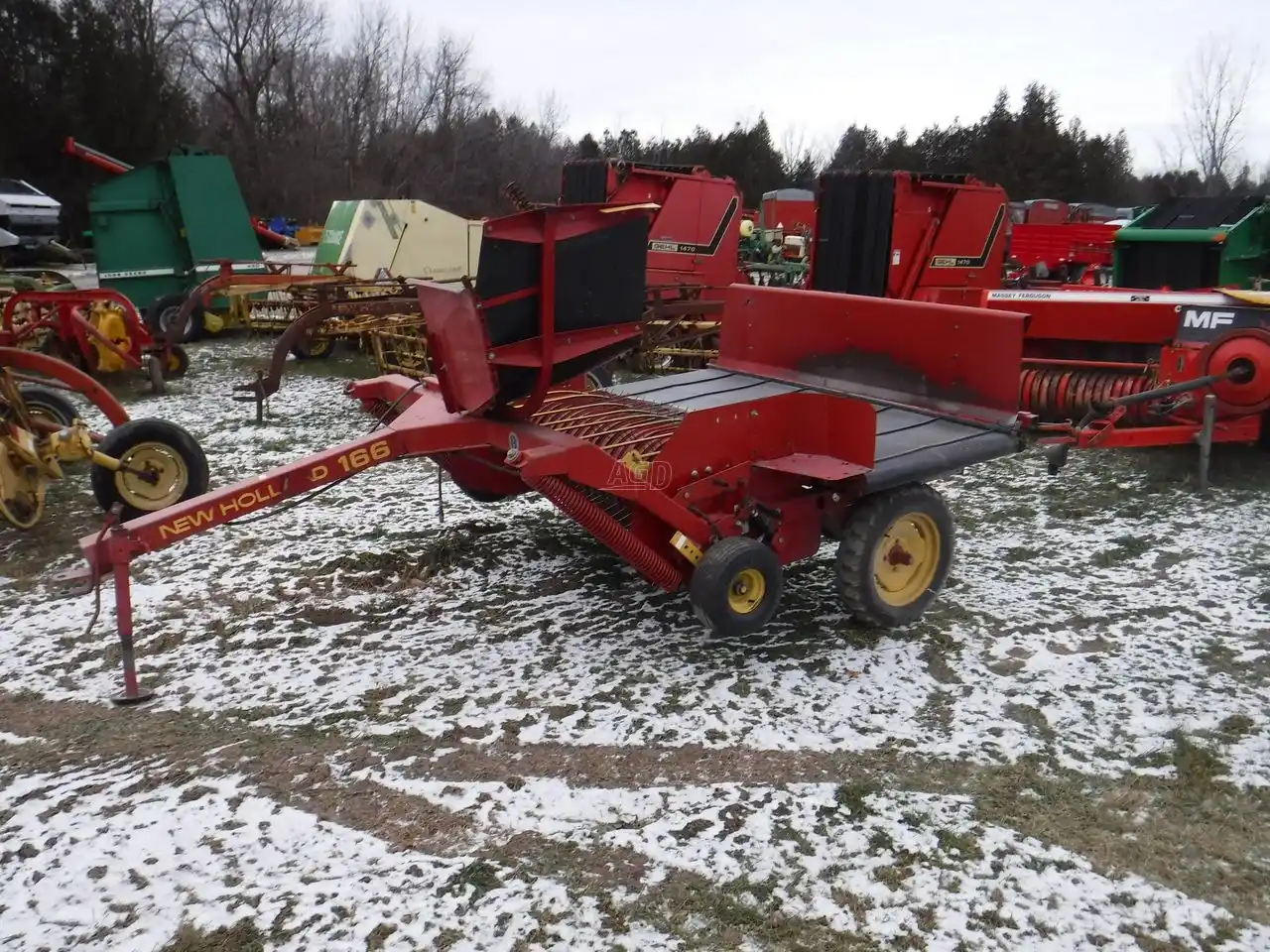 Gallery image 2 for Used New Holland 166 Windrow Inverter