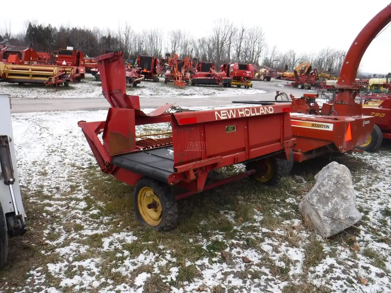 Gallery image 2 for New Holland 144 Windrow Inverter