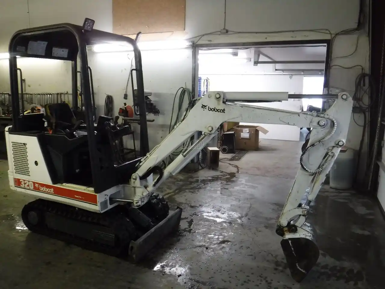 Gallery image 2 for Used Bobcat 320 Excavator