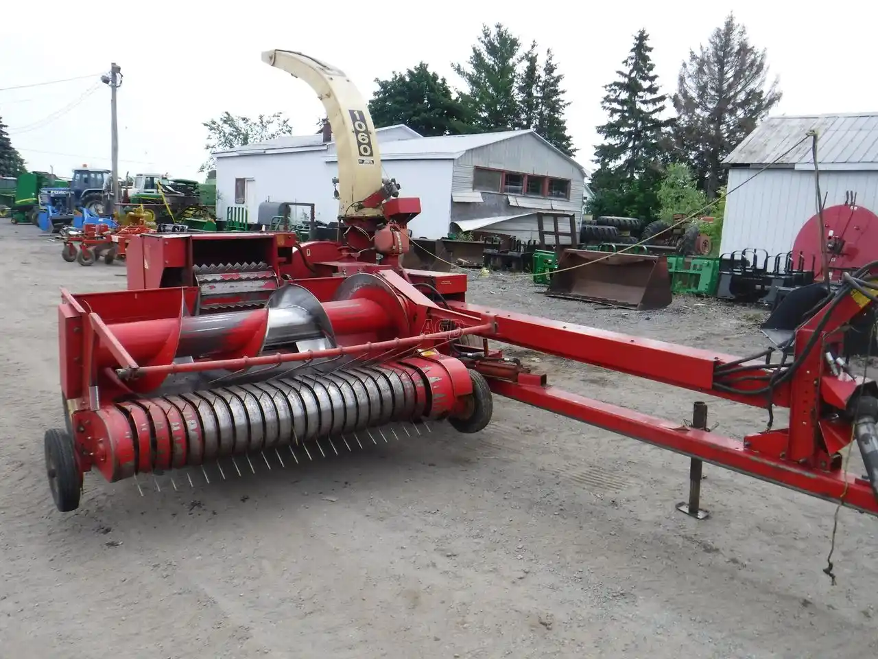 Gallery image 1 for Used Gehl 1060 Forage Harvester