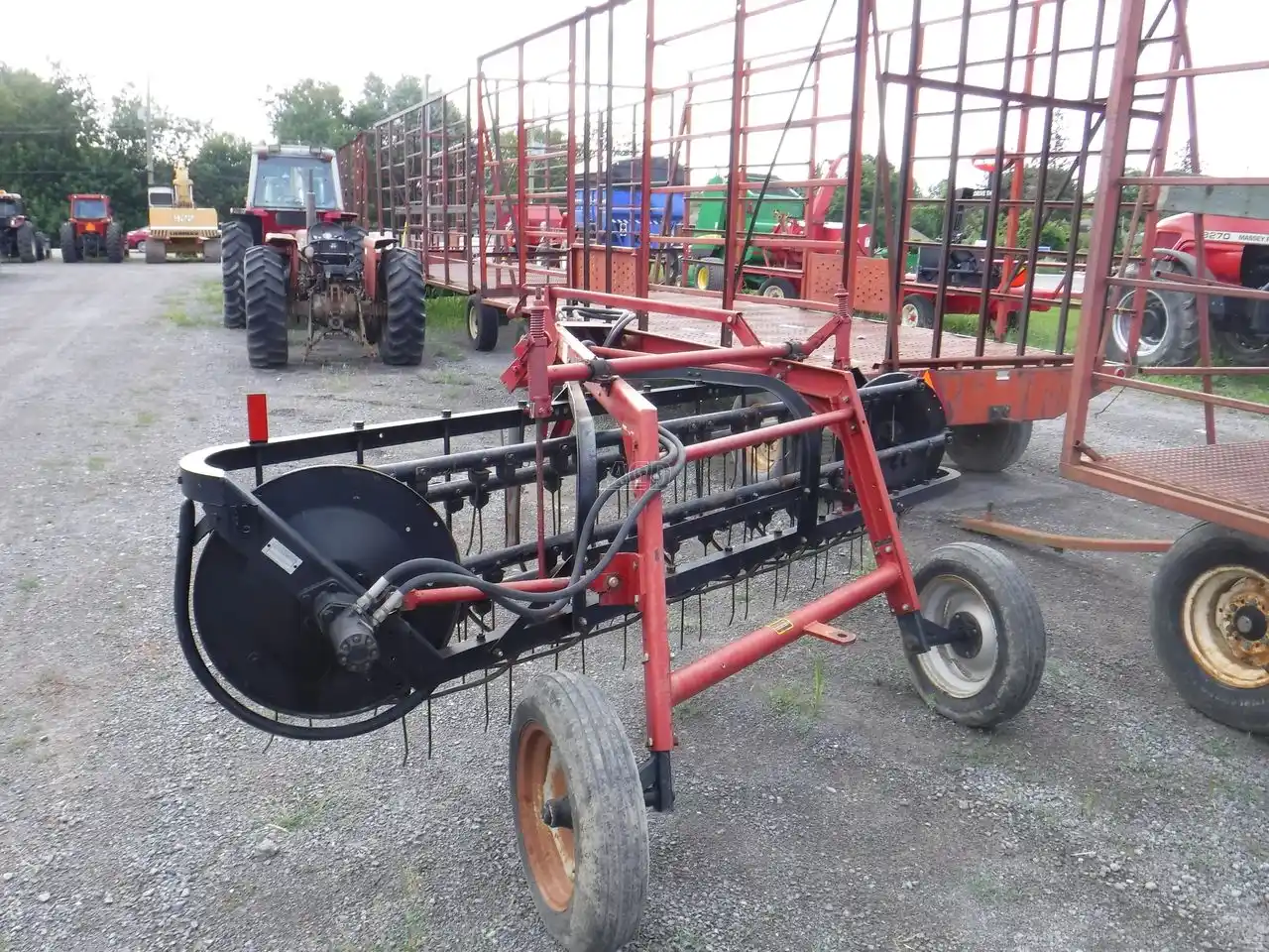 Gallery image 2 for Used Case IH 96 Rake