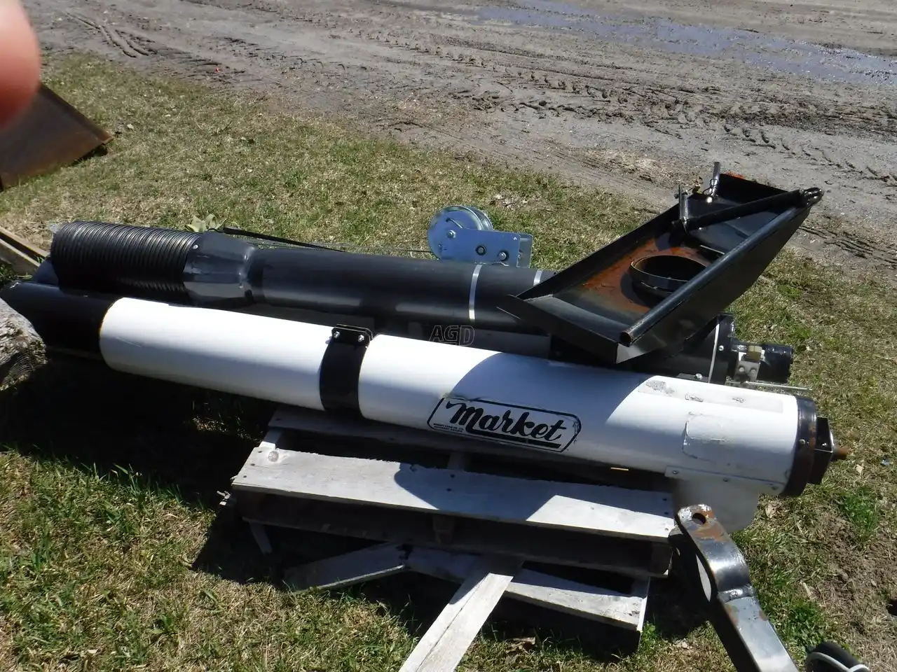 Gallery image 2 for Used Market 8x15 Auger