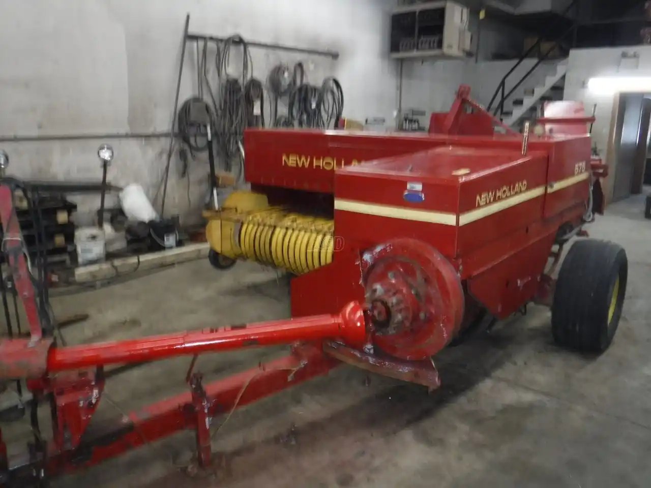 Gallery image 1 for Used New Holland 575 Square Baler - Small