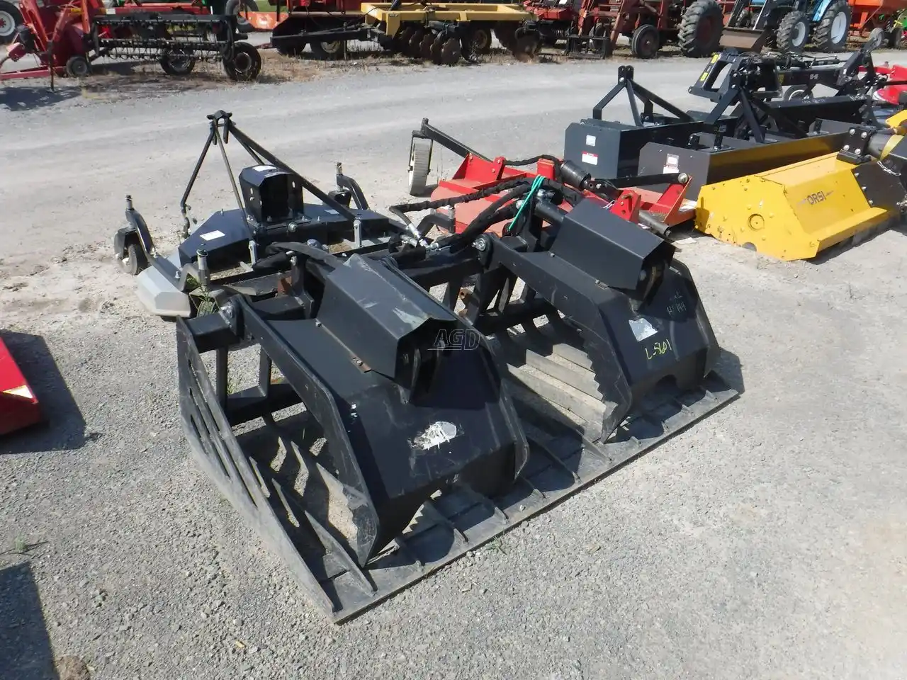 Gallery image 1 for Used Unspecified 72" Grapple Bucket