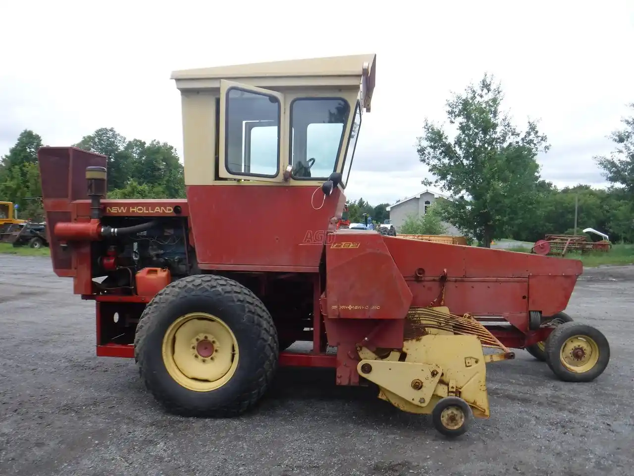 Gallery image 2 for Used New Holland 1283 Square Baler - Small