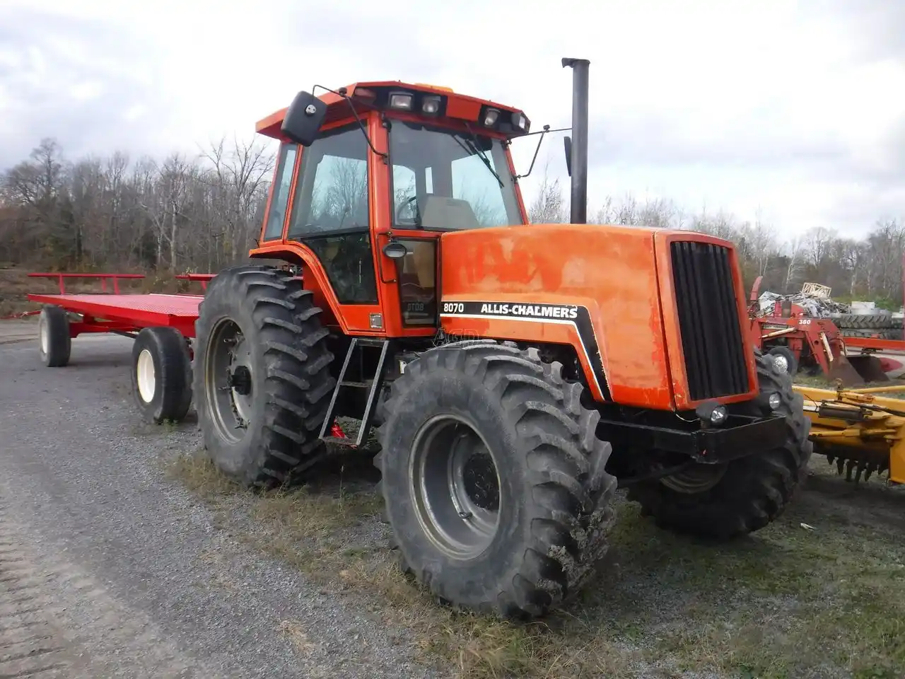 Gallery image 2 for Used Allis Chalmers 8070 Tractor