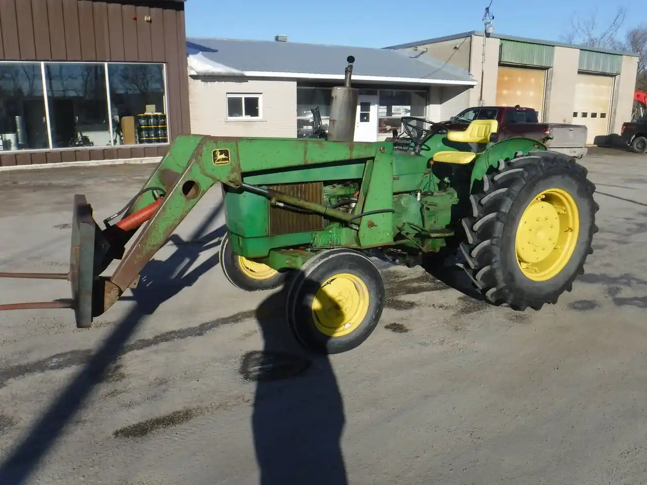 Gallery image 1 for Used John Deere 920 Tractor