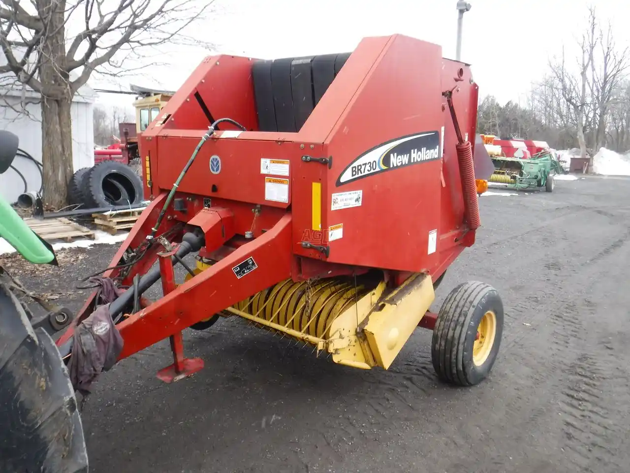 Gallery image 1 for Used New Holland BR730 Round Baler