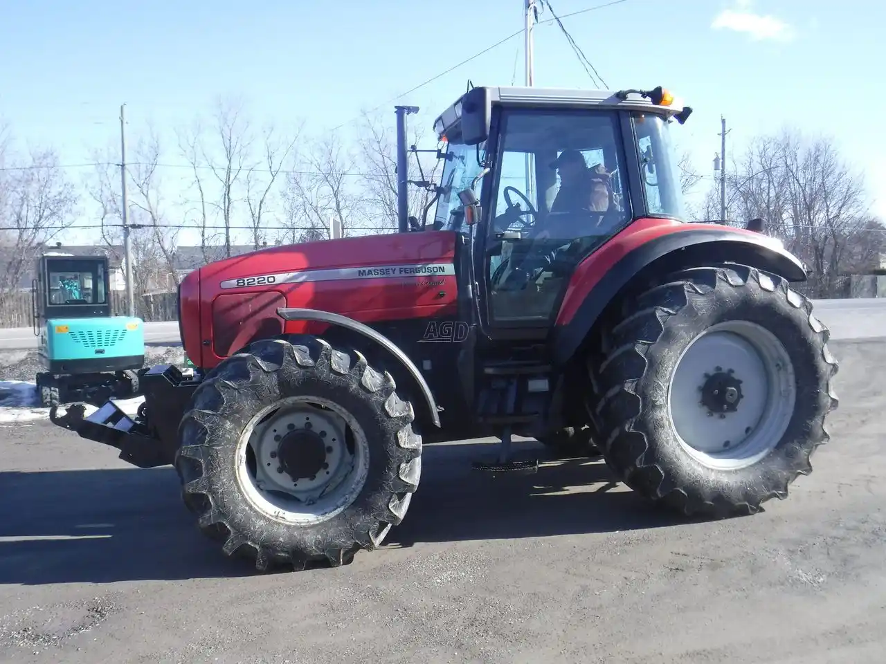Gallery image 2 for Used Massey Ferguson 8220 Tractor