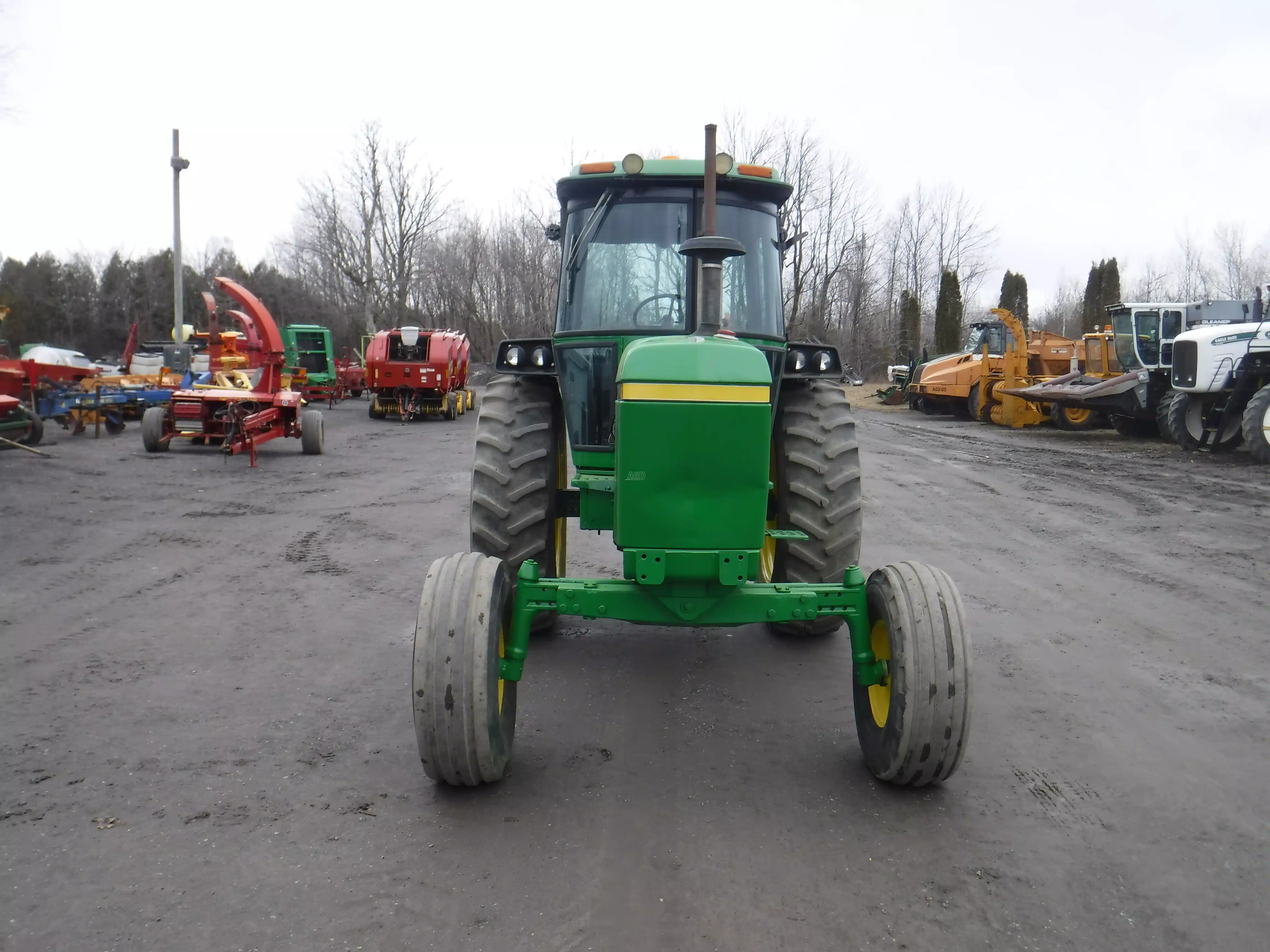 Gallery image 2 for Used John Deere 4040 Tractor