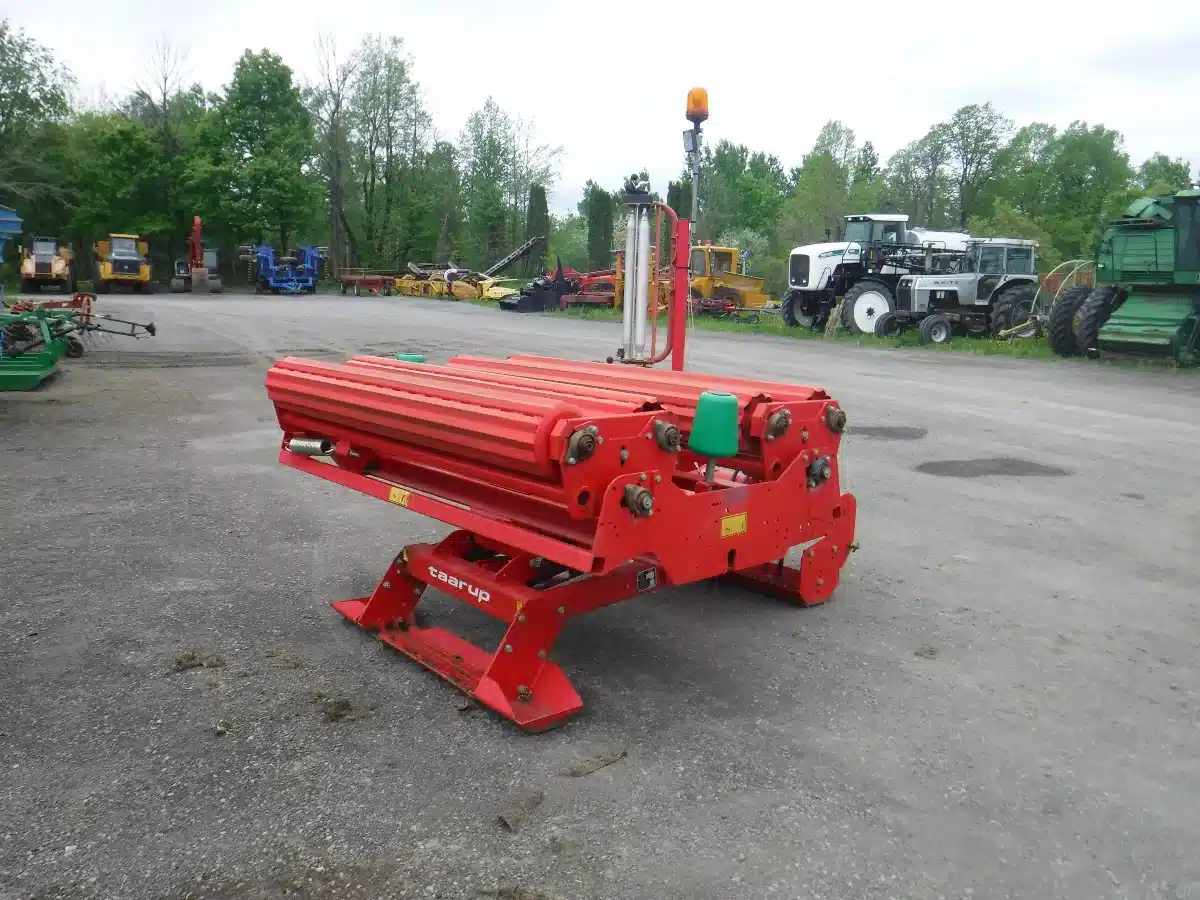 Gallery image 2 for Used Kverneland 7124 Bale Wrapper