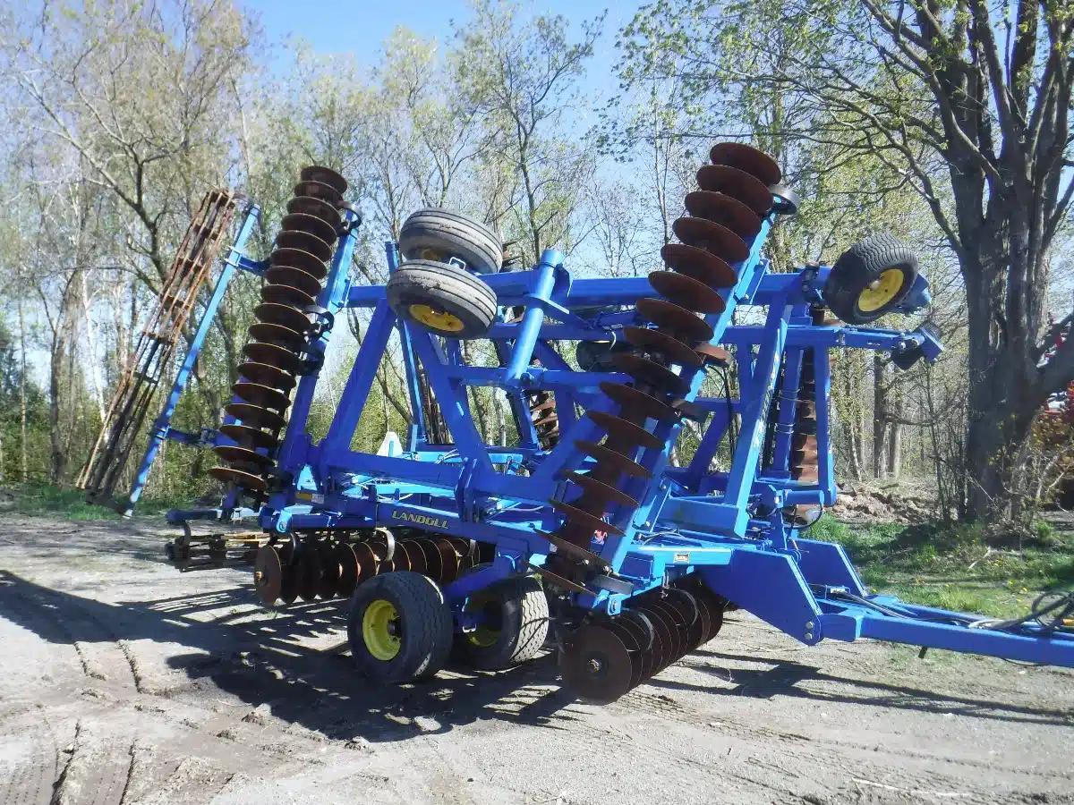 Gallery image 2 for Used Landoll 7431 Vertical Tillage