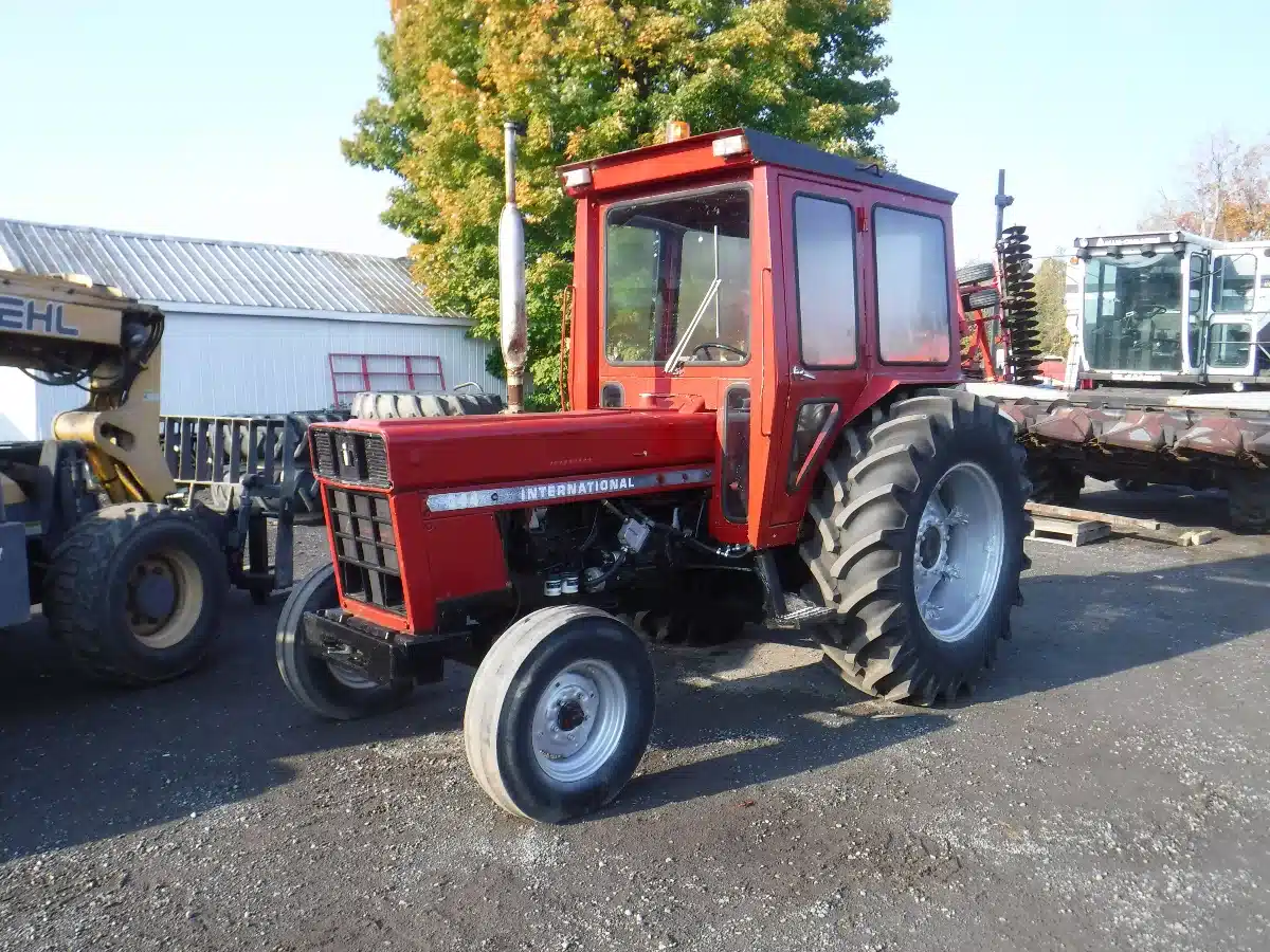 Gallery image 1 for Used International 844 Tractor