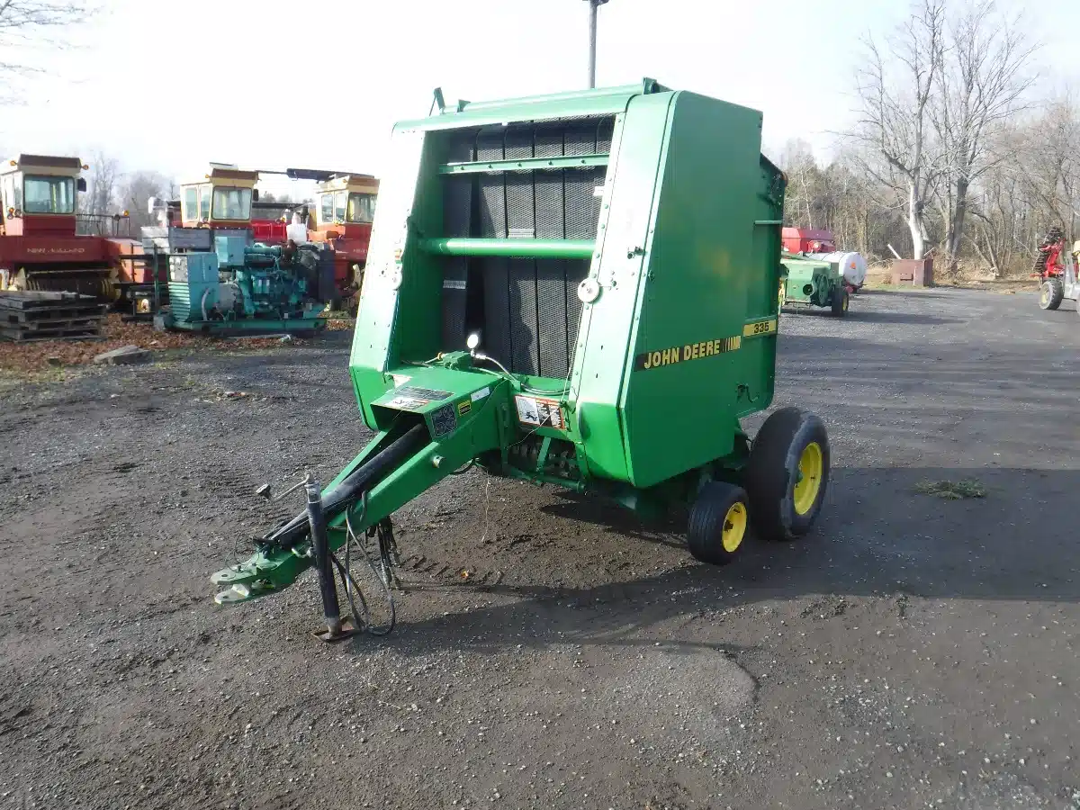 Gallery image 1 for Used John Deere 335 Round Baler