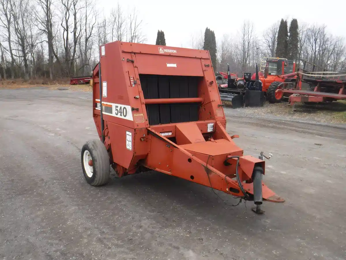 Gallery image 2 for Used Agco-Hesston 540 Round Baler