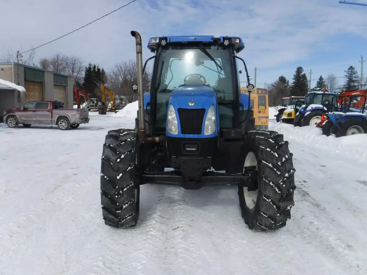 Gallery image 2 for Used New Holland TS100A Tractor