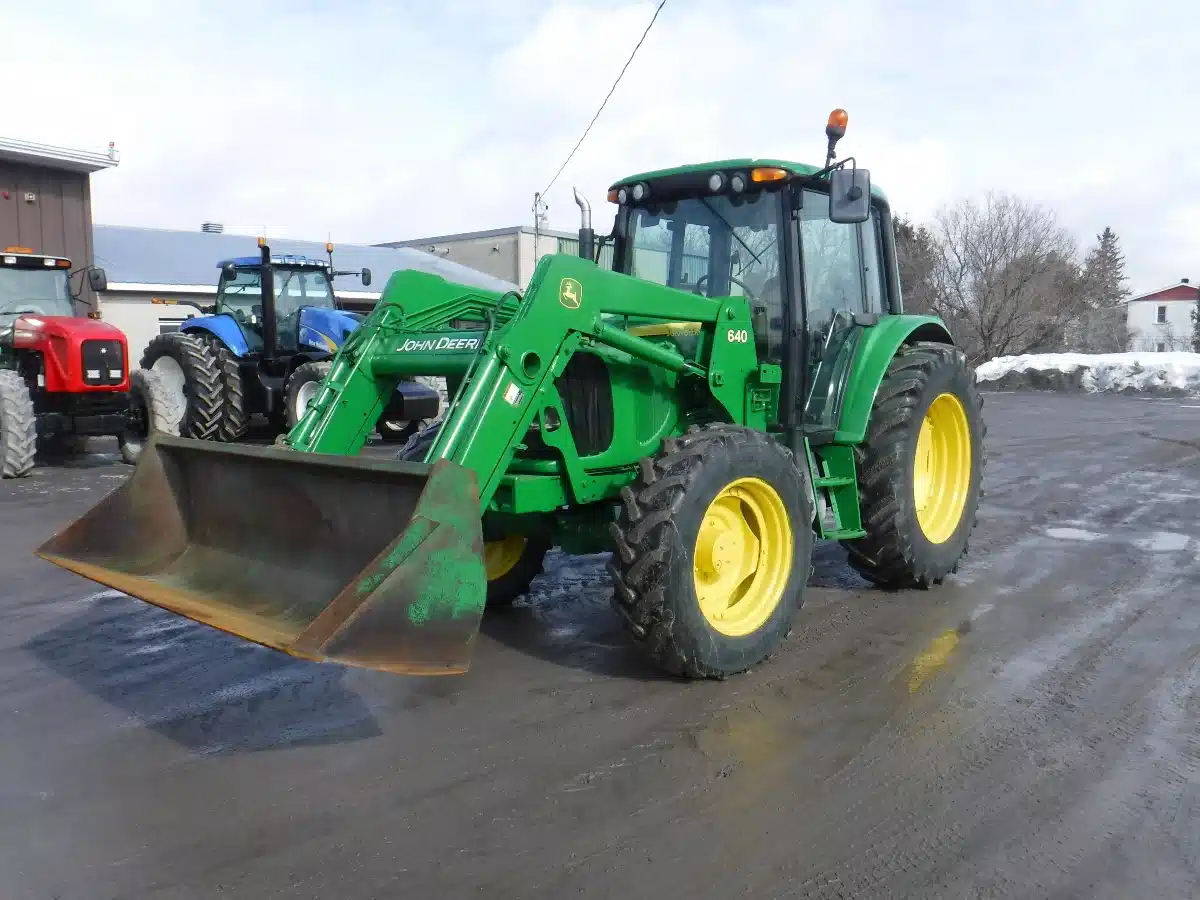 Gallery image 1 for Used 2002 John Deere 6420 Tractor