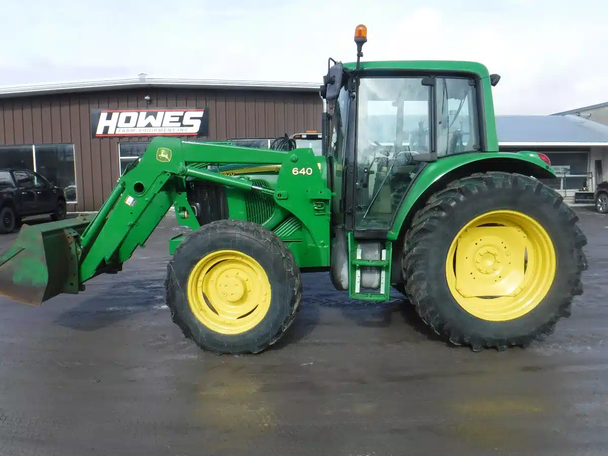 Gallery image 2 for Used 2002 John Deere 6420 Tractor