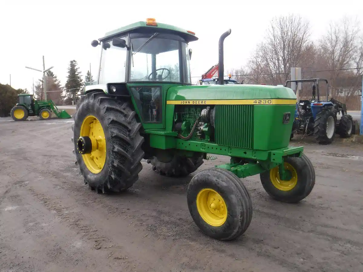 Gallery image 1 for Used John Deere 4230 Tractor