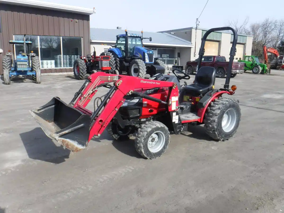 Gallery image 1 for Used 2016 Mahindra MAX 26XL Tractor