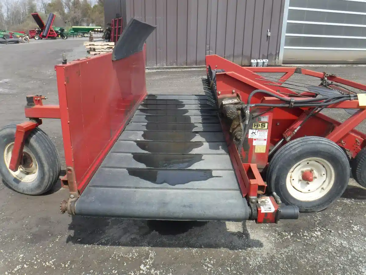 Gallery image 2 for Used H&S M11 Windrow Merger