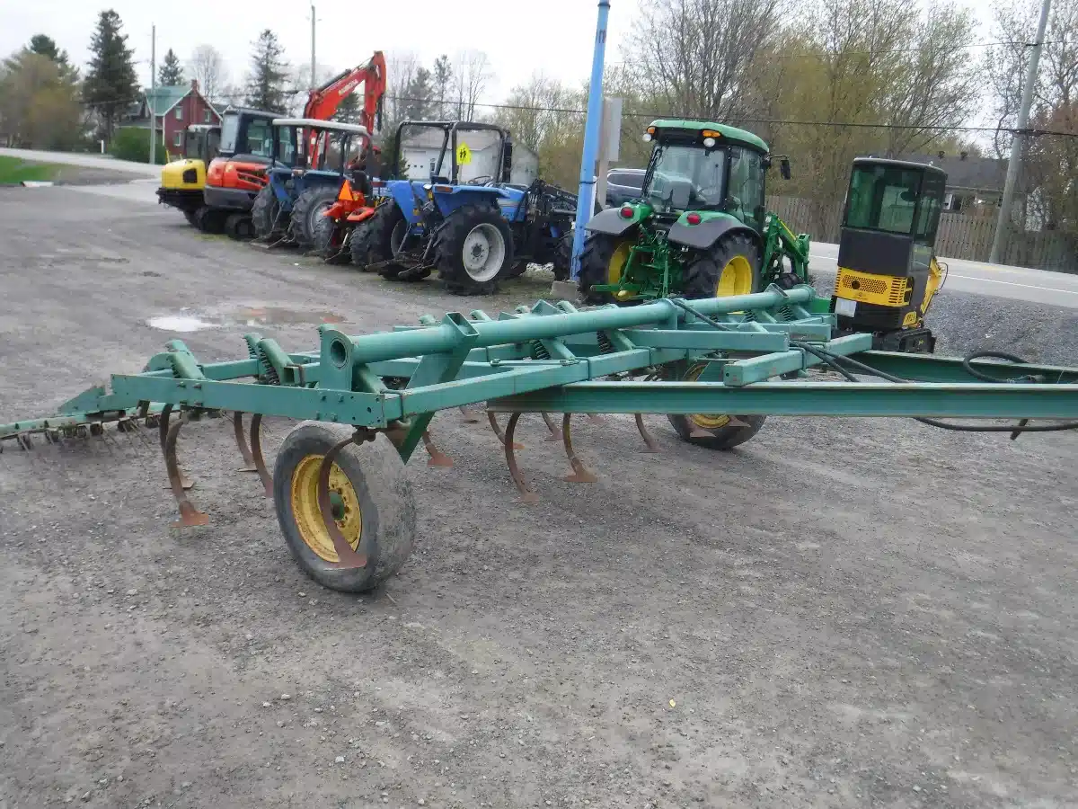 Gallery image 1 for Used John Deere 12ft Cultivator