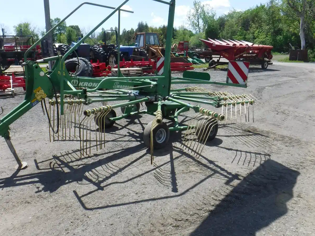 Gallery image 1 for Used Krone Swardo 46T Rake