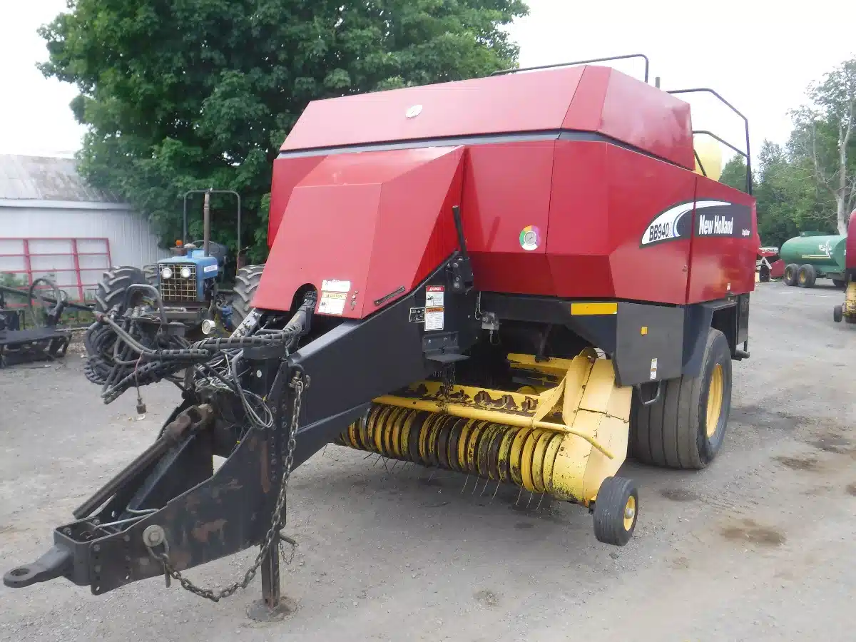 Gallery image 1 for Used 2008 New Holland BB940A Square Baler - Large