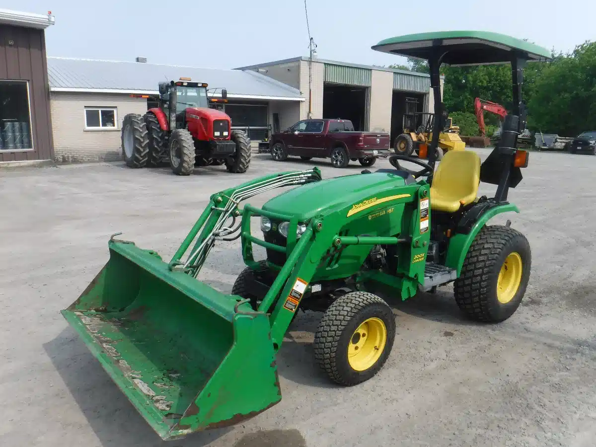 Gallery image 1 for Used John Deere 2320 Tractor