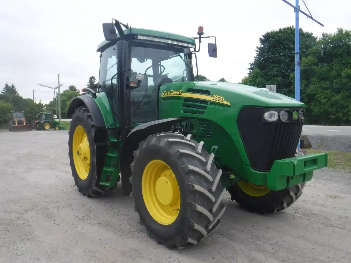 Gallery image 1 for Used 2004 John Deere 7820 Tractor