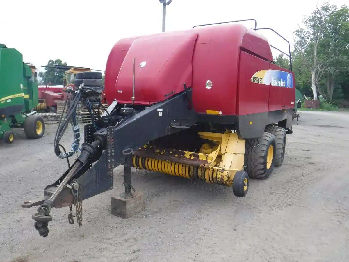 Gallery image 1 for Used New Holland BB9060 Square Baler - Large