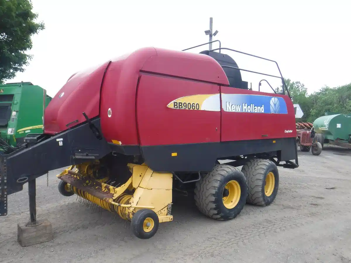 Gallery image 2 for Used New Holland BB9060 Square Baler - Large