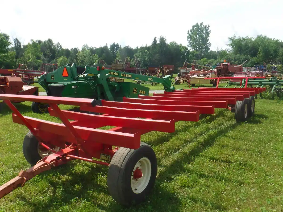 Gallery image 1 for Used Creekbank Welding 25FT Bale Wagon