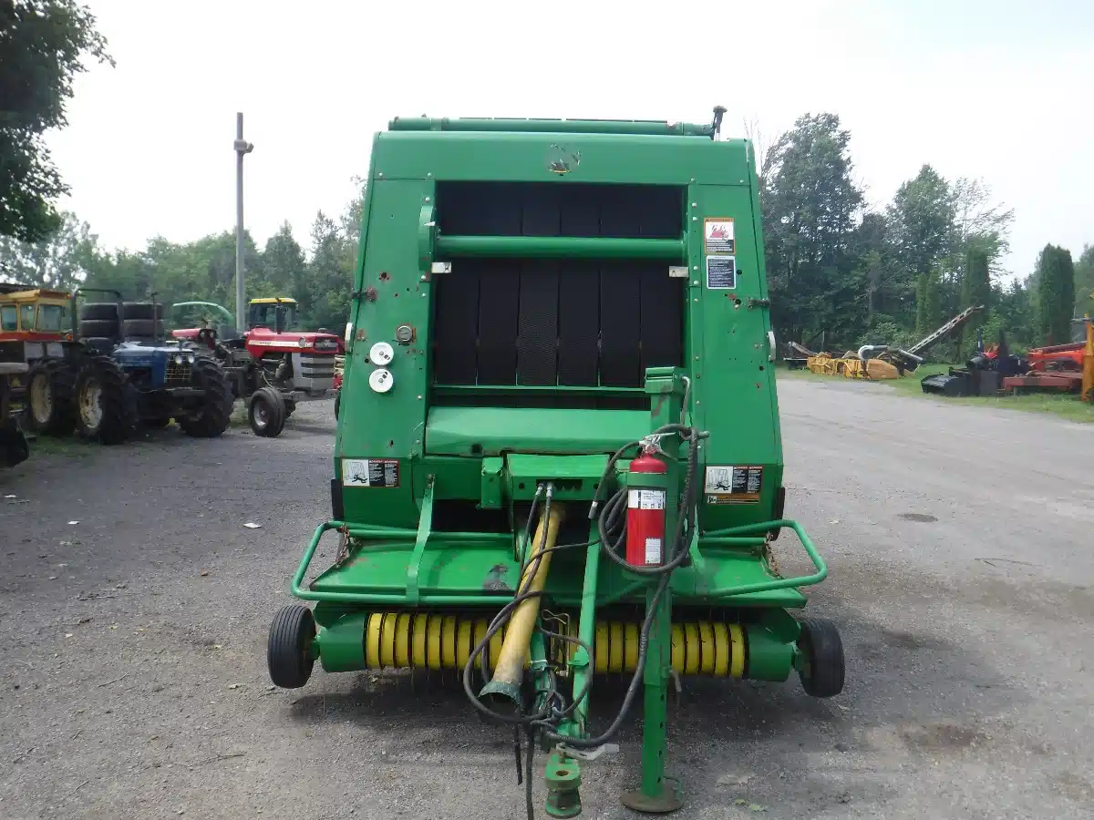 Gallery image 2 for Used John Deere 582 Round Baler