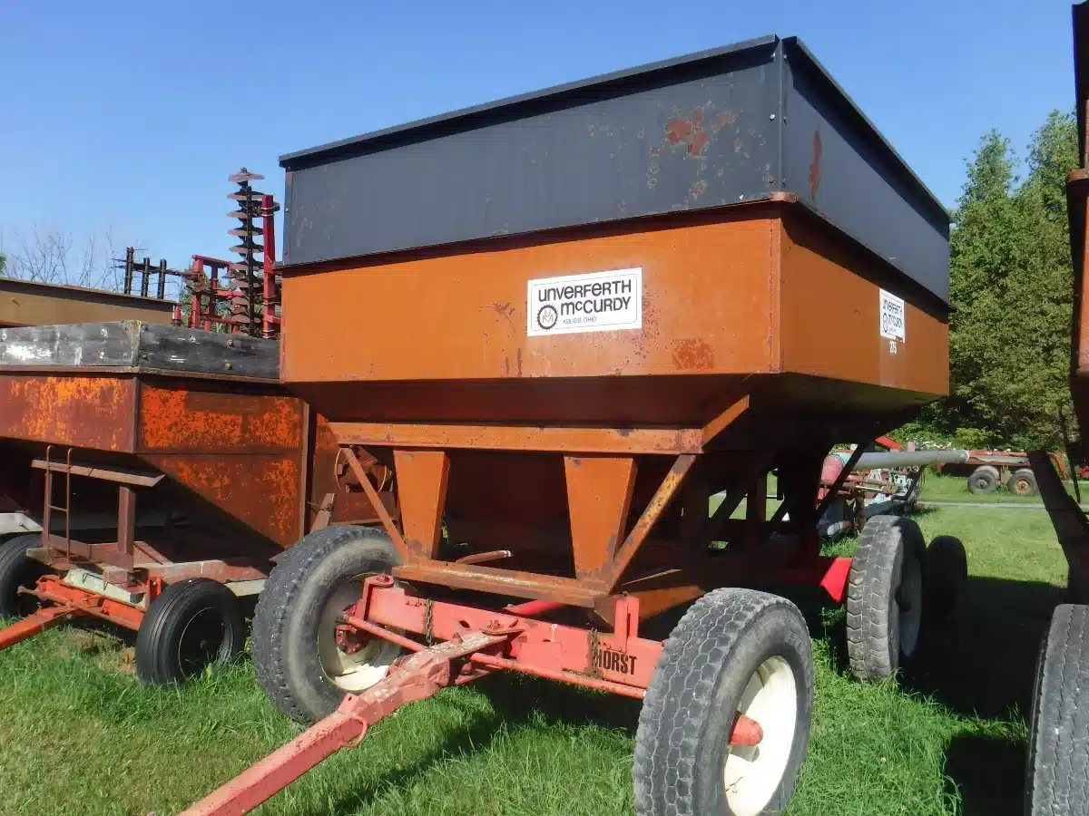 Gallery image 1 for Used Unverferth 400 Gravity Box