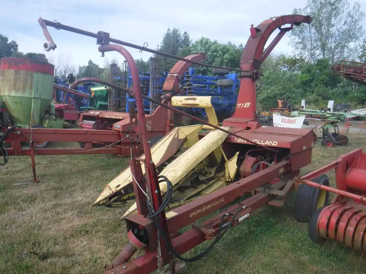 Gallery image 2 for Used New Holland 718 Forage Harvester
