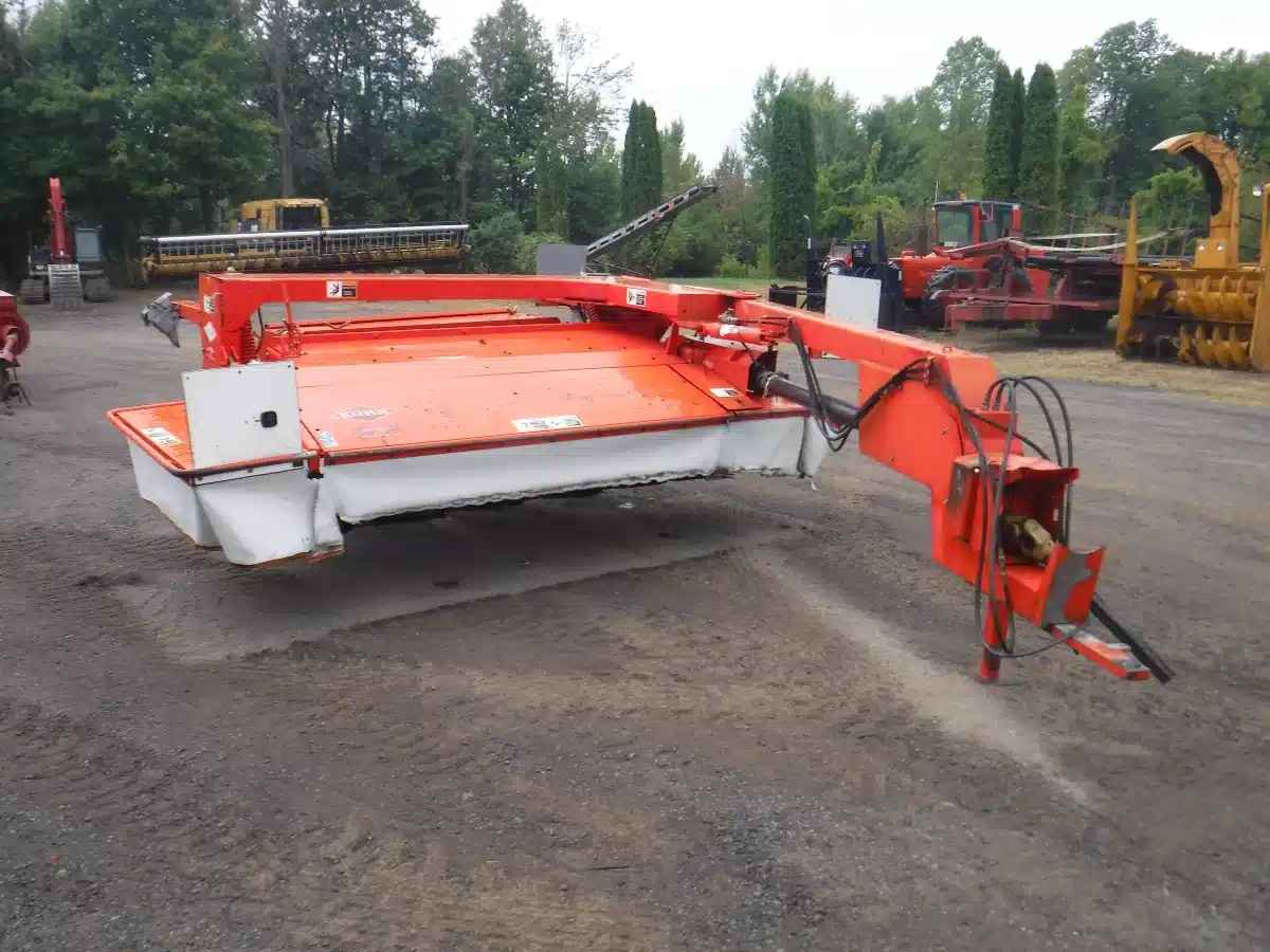 Gallery image 1 for Kuhn FC 302 Mower Conditioner