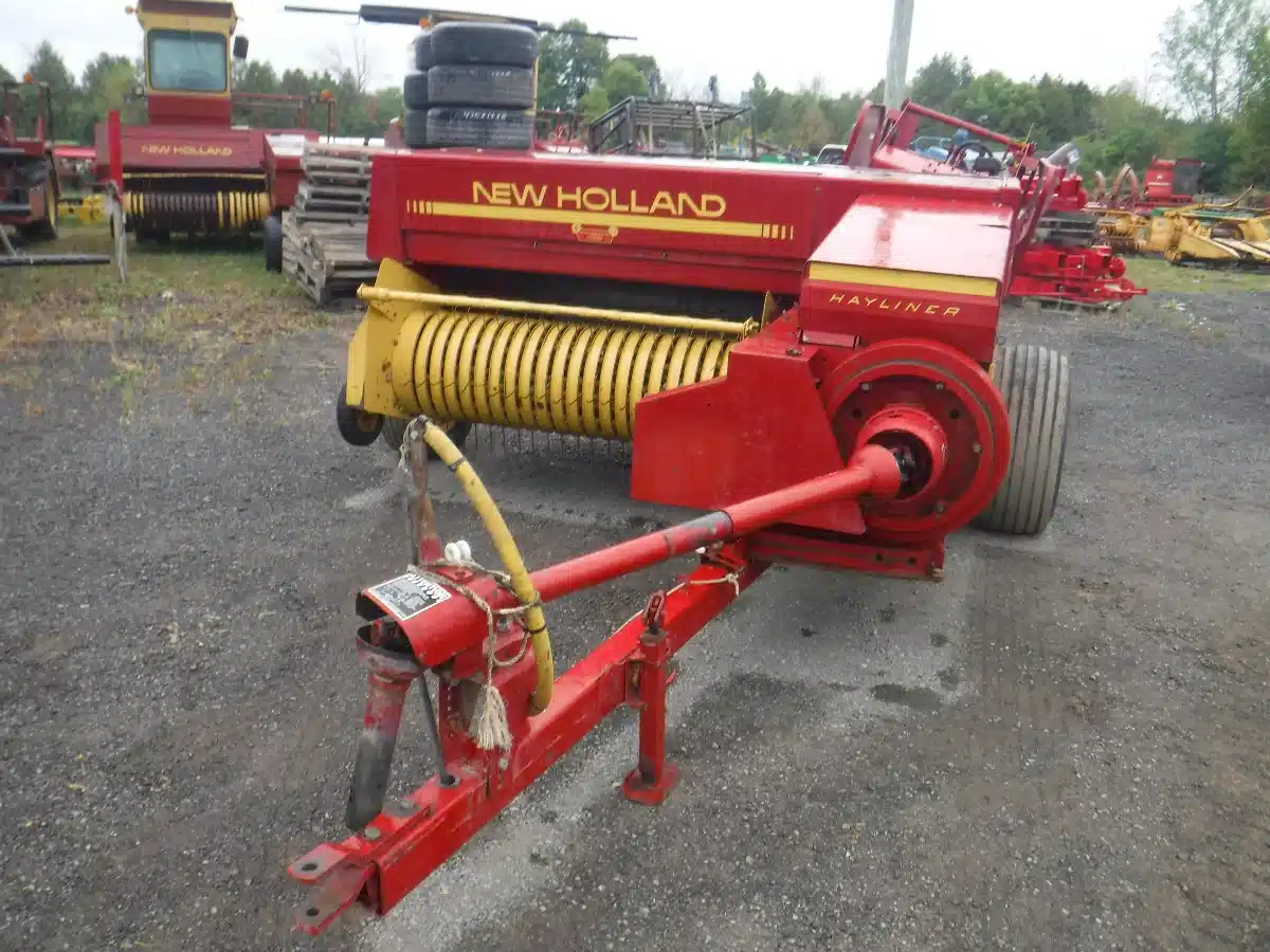 Gallery image 2 for Used New Holland 316 Square Baler - Small
