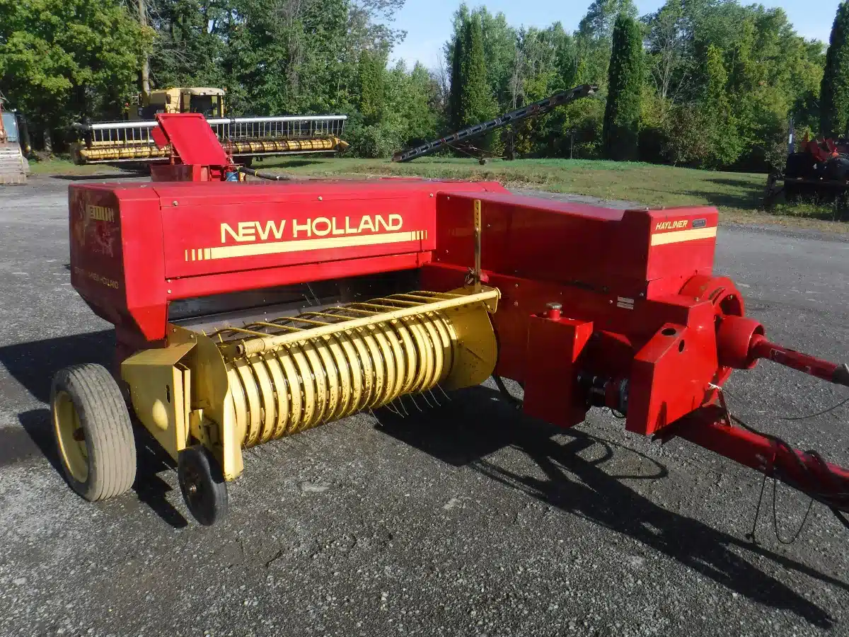 Gallery image 1 for Used New Holland 311 Square Baler - Small
