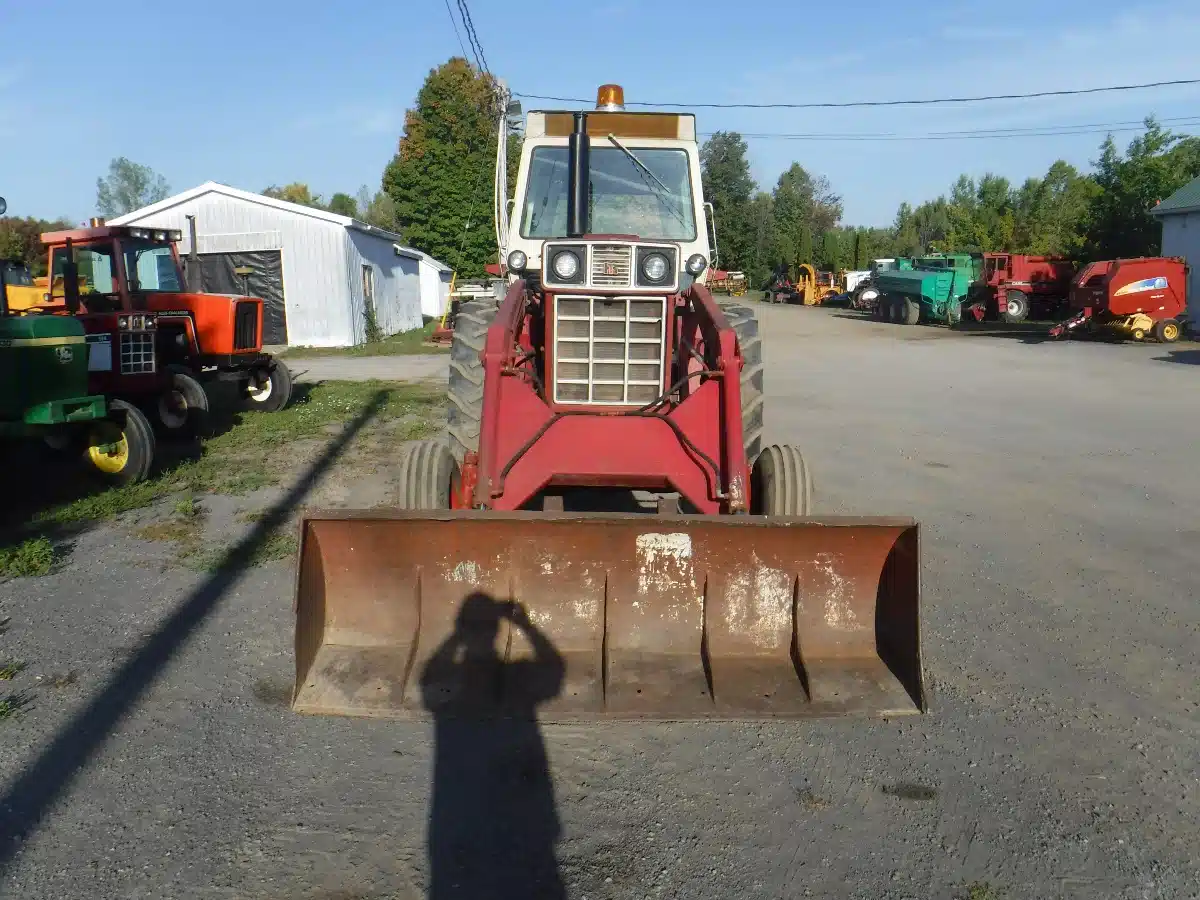 Gallery image 2 for Used International Hydro 100 Tractor