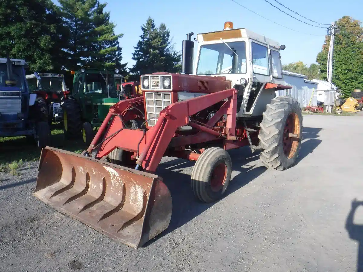 Gallery image 1 for Used International Hydro 100 Tractor