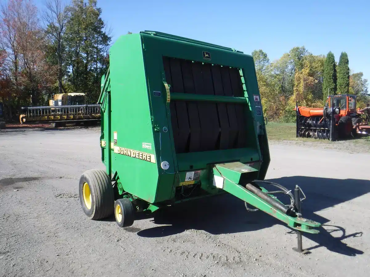 Gallery image 1 for Used John Deere 566 Round Baler