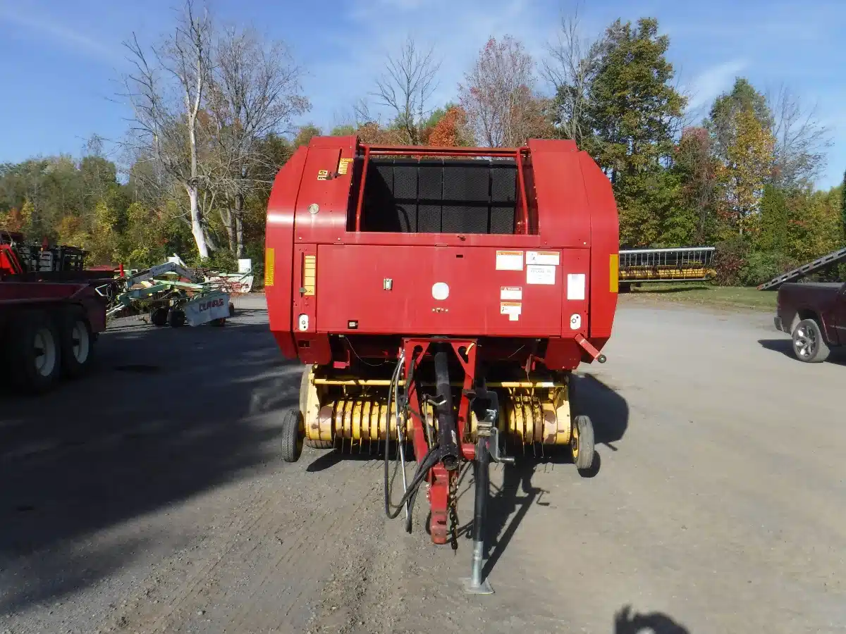Gallery image 2 for Used New Holland BR740 Round Baler