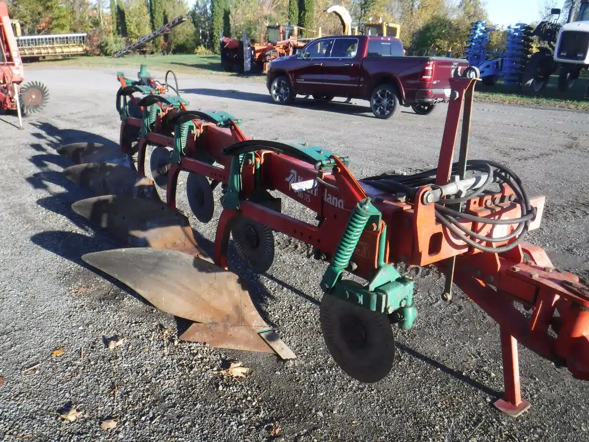 Gallery image 1 for Used Kverneland BB115 Plow