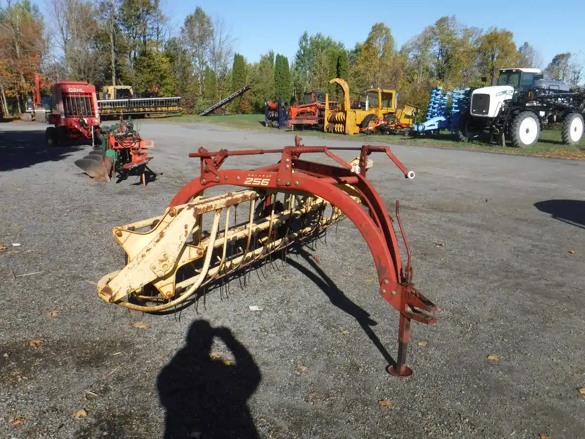 Gallery image 2 for Used New Holland 256 Rake