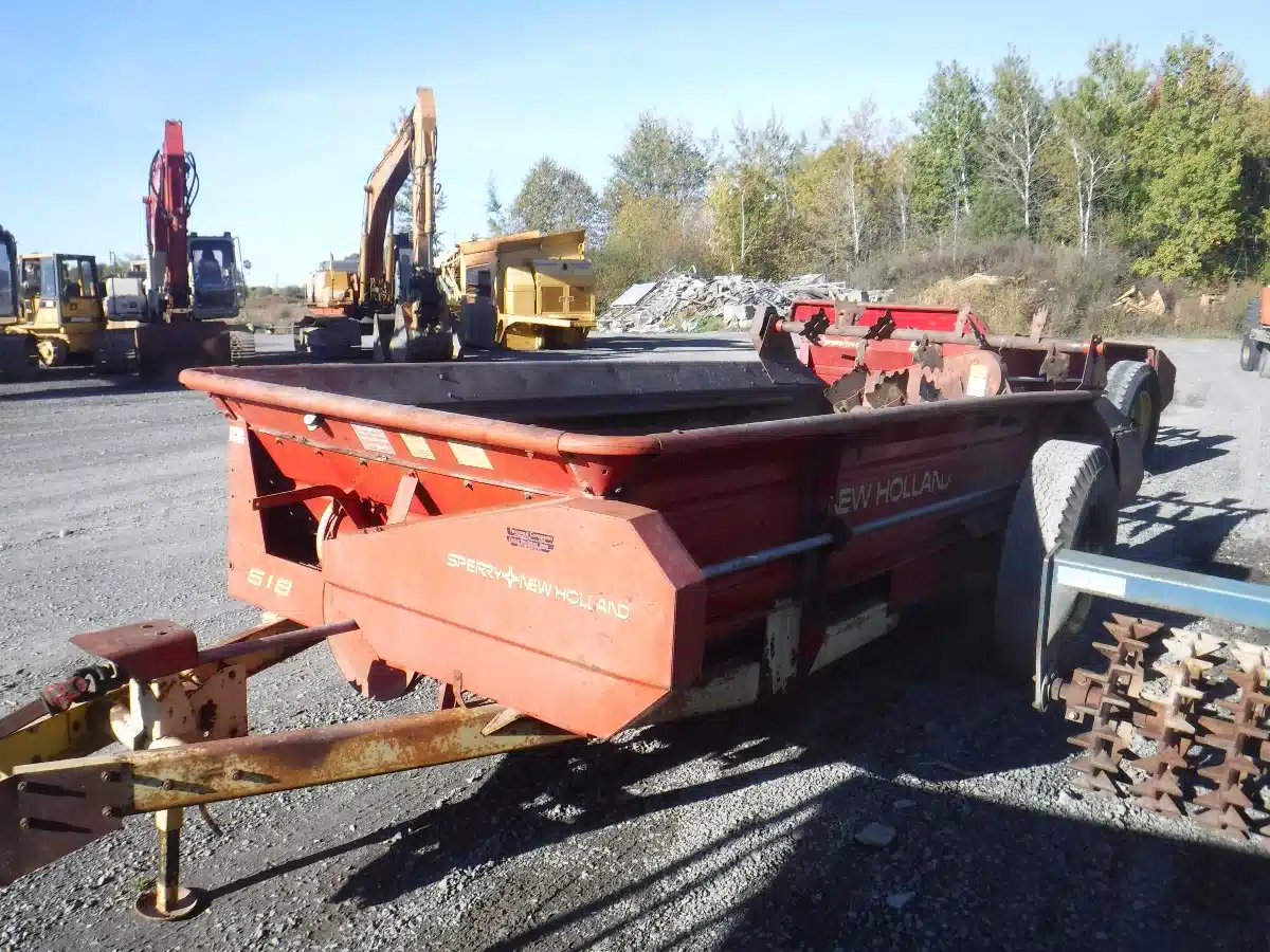 Gallery image 2 for Used New Holland 518 Manure Spreader