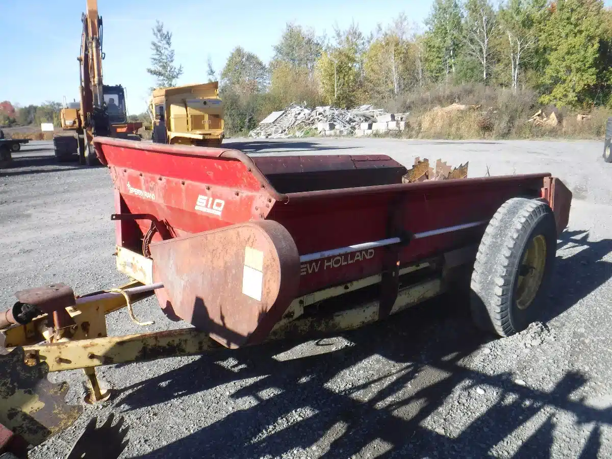 Gallery image 2 for Used New Holland 510 Manure Spreader