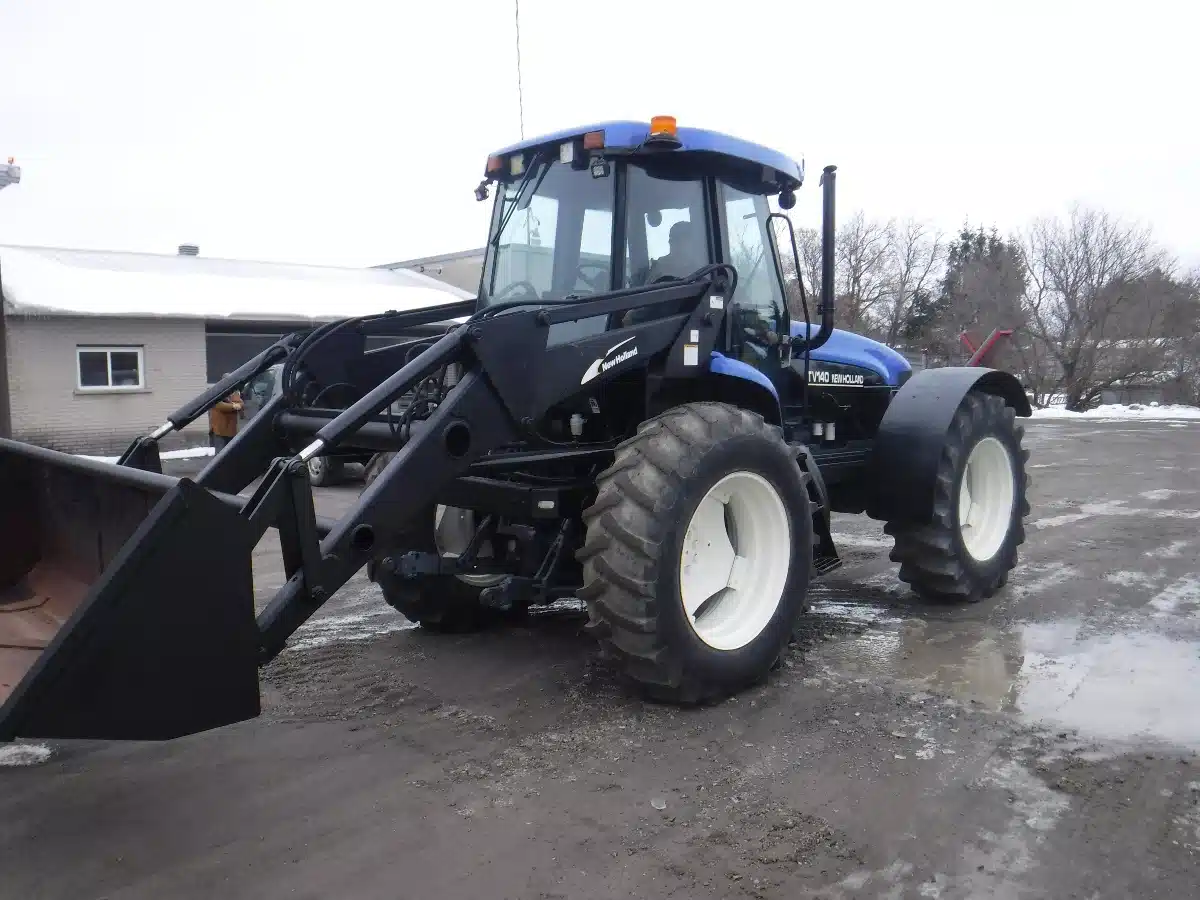 Gallery image 2 for Used New Holland TV140 Tractor