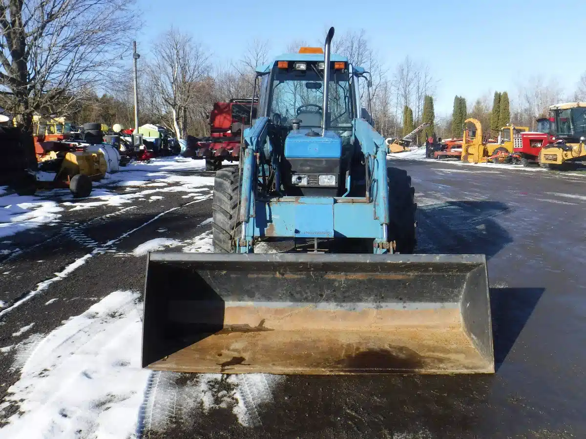 Gallery image 2 for New Holland 7840SL Tractor